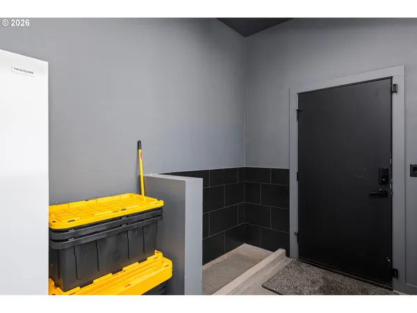 $1,100,000 | 85168 Strayer Place, Eugene, OR 97405