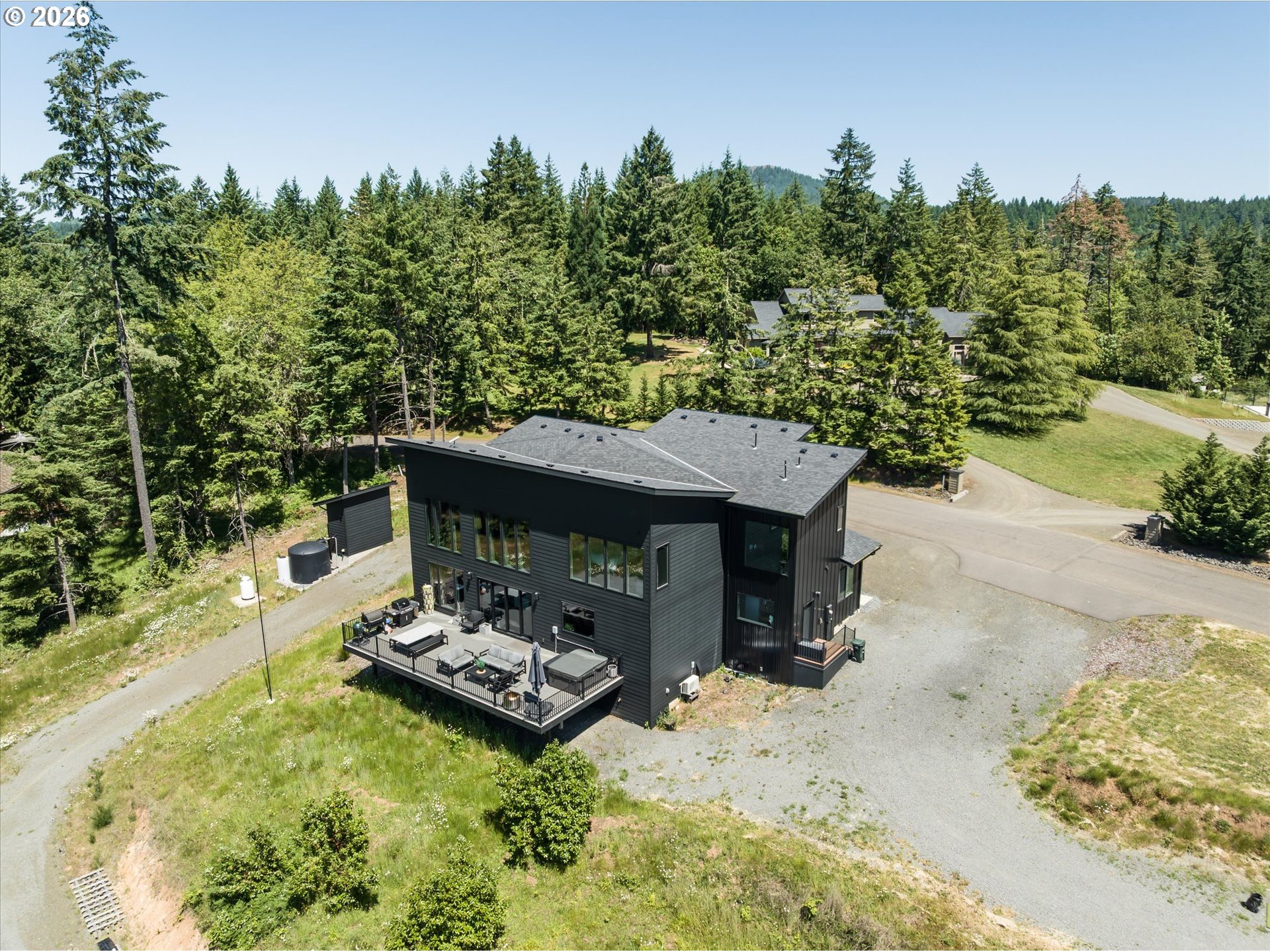 85168 Strayer Place Eugene, OR 97405 - Photo 7 of 33 a small pool with a yard