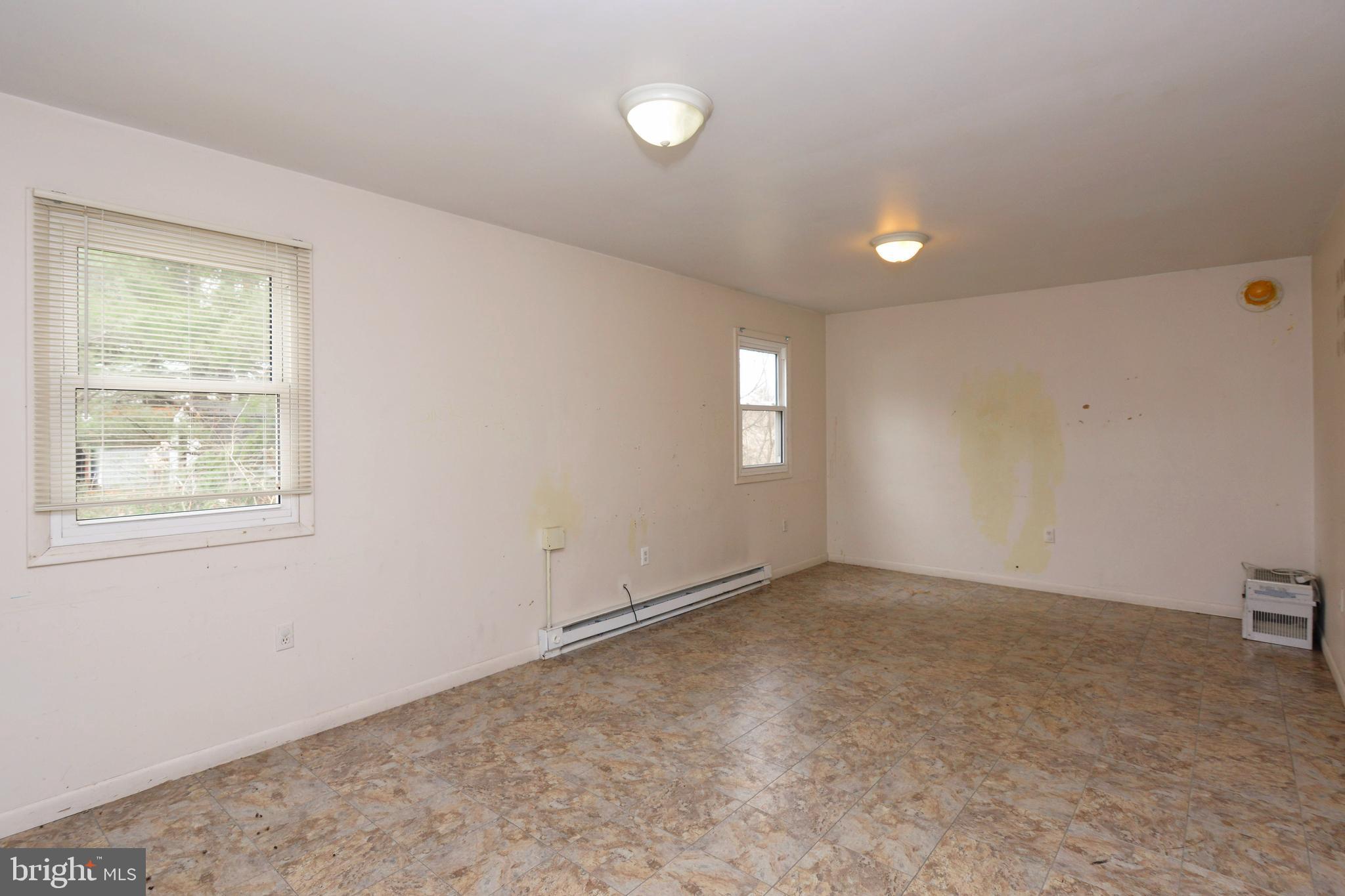 2190 Weiss Road Quakertown, PA 18951 - Photo 37 of 38 Heated room in garage