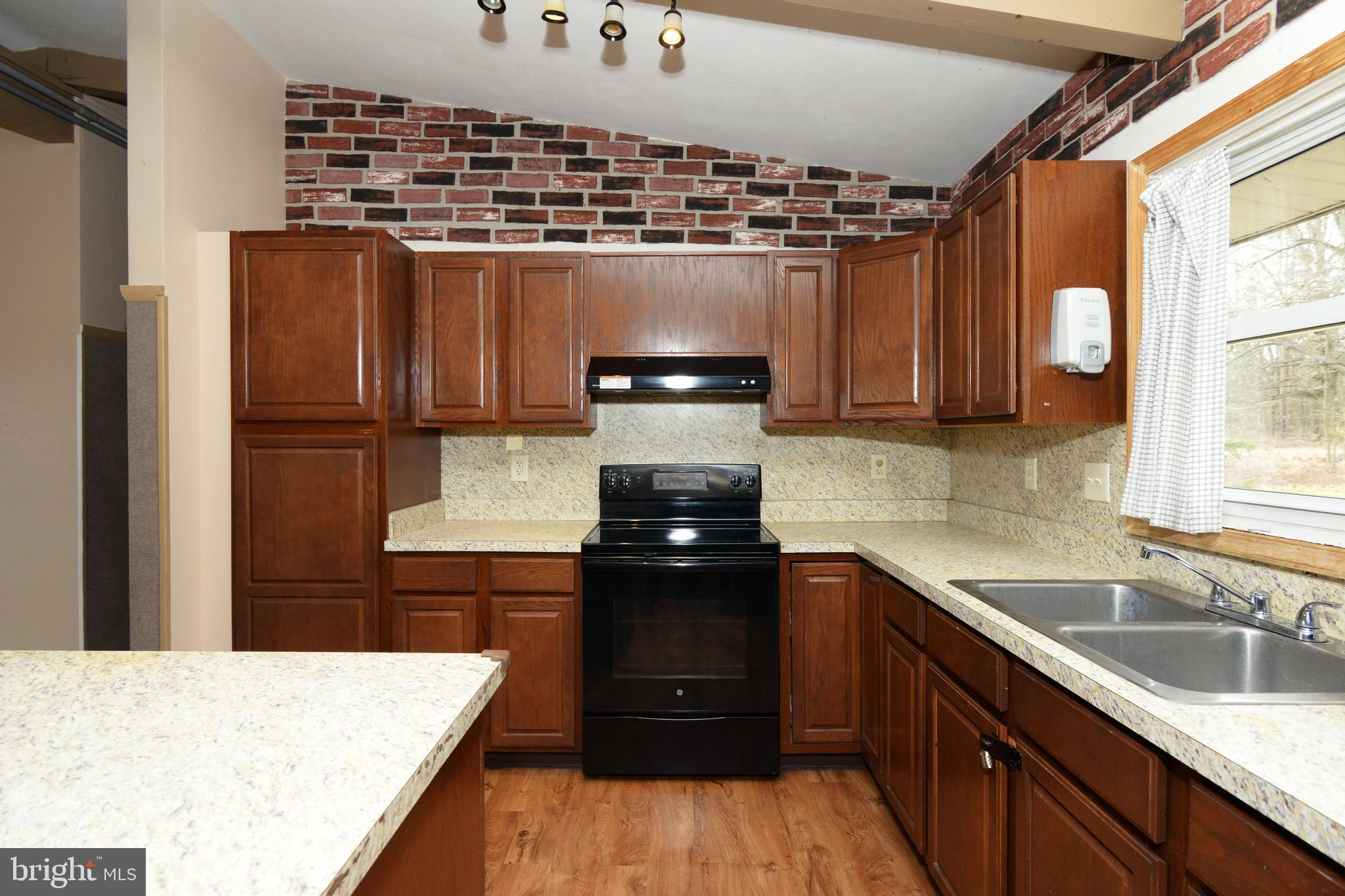 2190 Weiss Road Quakertown, PA 18951 - Photo 6 of 38 Gallery Image 6