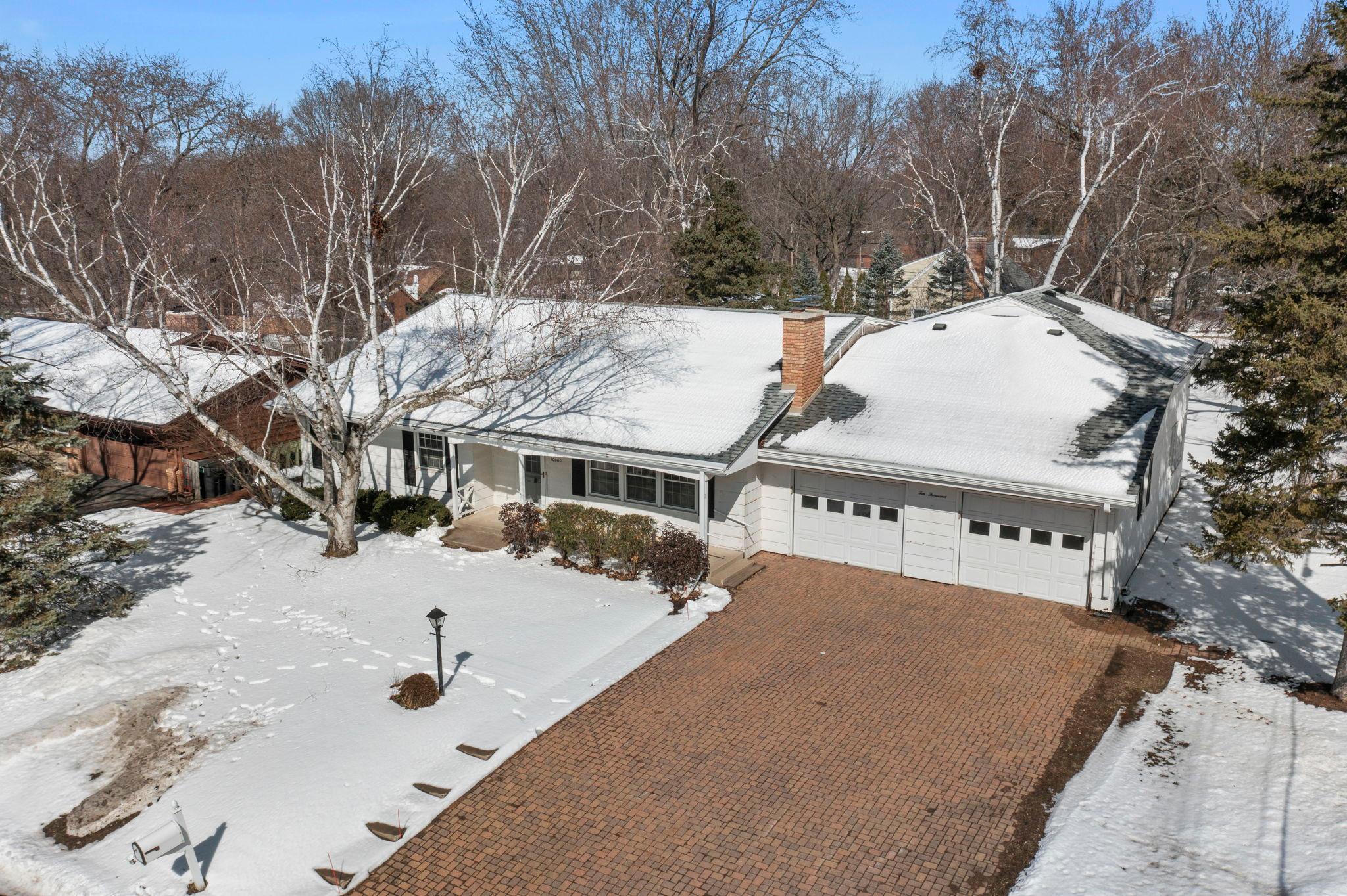 10000 Maple Circle Bloomington, MN 55431 - Photo 2 of 31