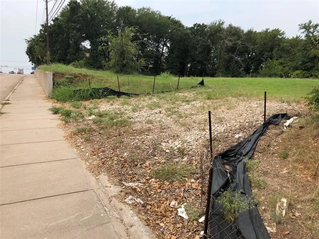 $469,990 | 1229 North Industrial Boulevard, Bedford, TX 76021