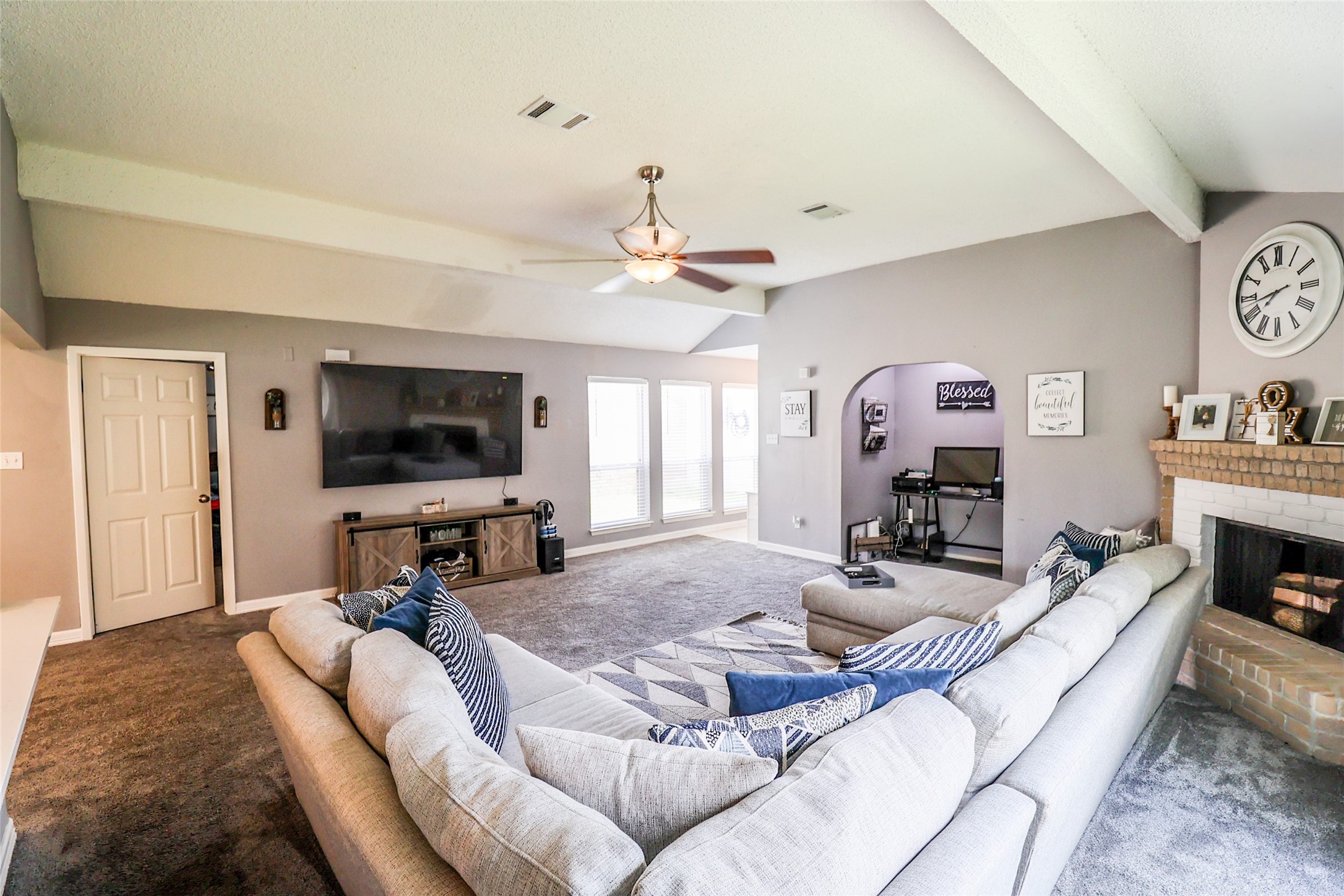 4110 Summit Valley Drive Houston, TX 77082 - Photo 10 of 33