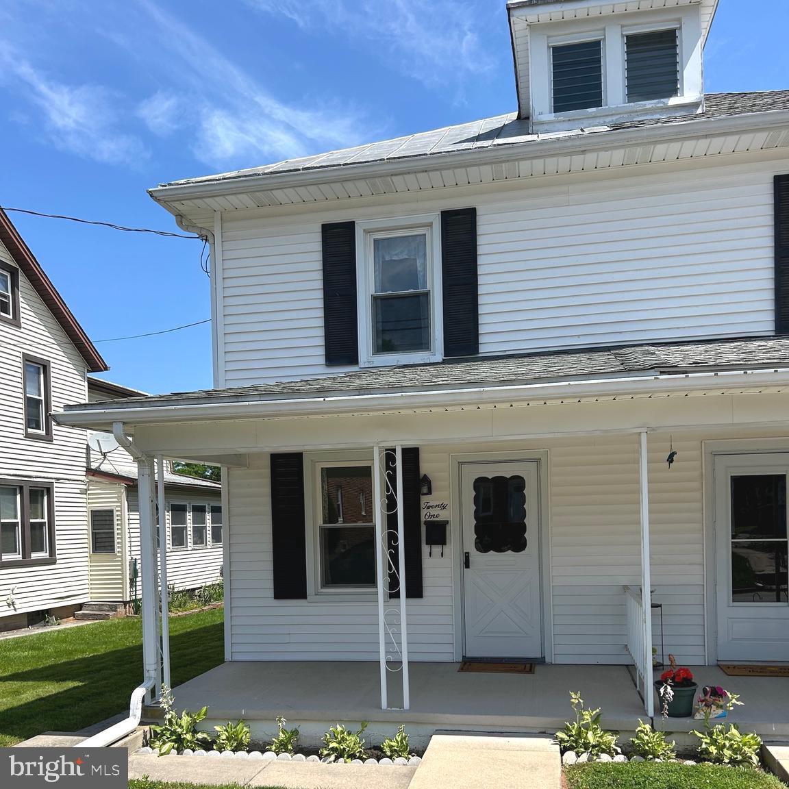 21 Harding Street Manchester, PA 17345 - Photo 1 of 34 Gallery Image 1