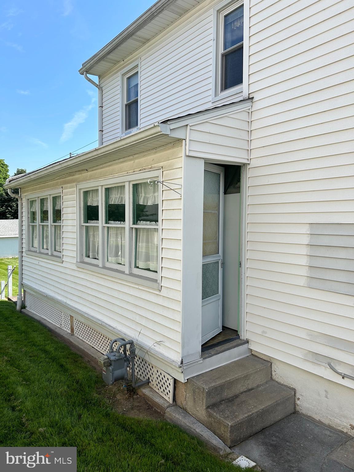21 Harding Street Manchester, PA 17345 - Photo 3 of 34 Gallery Image 3