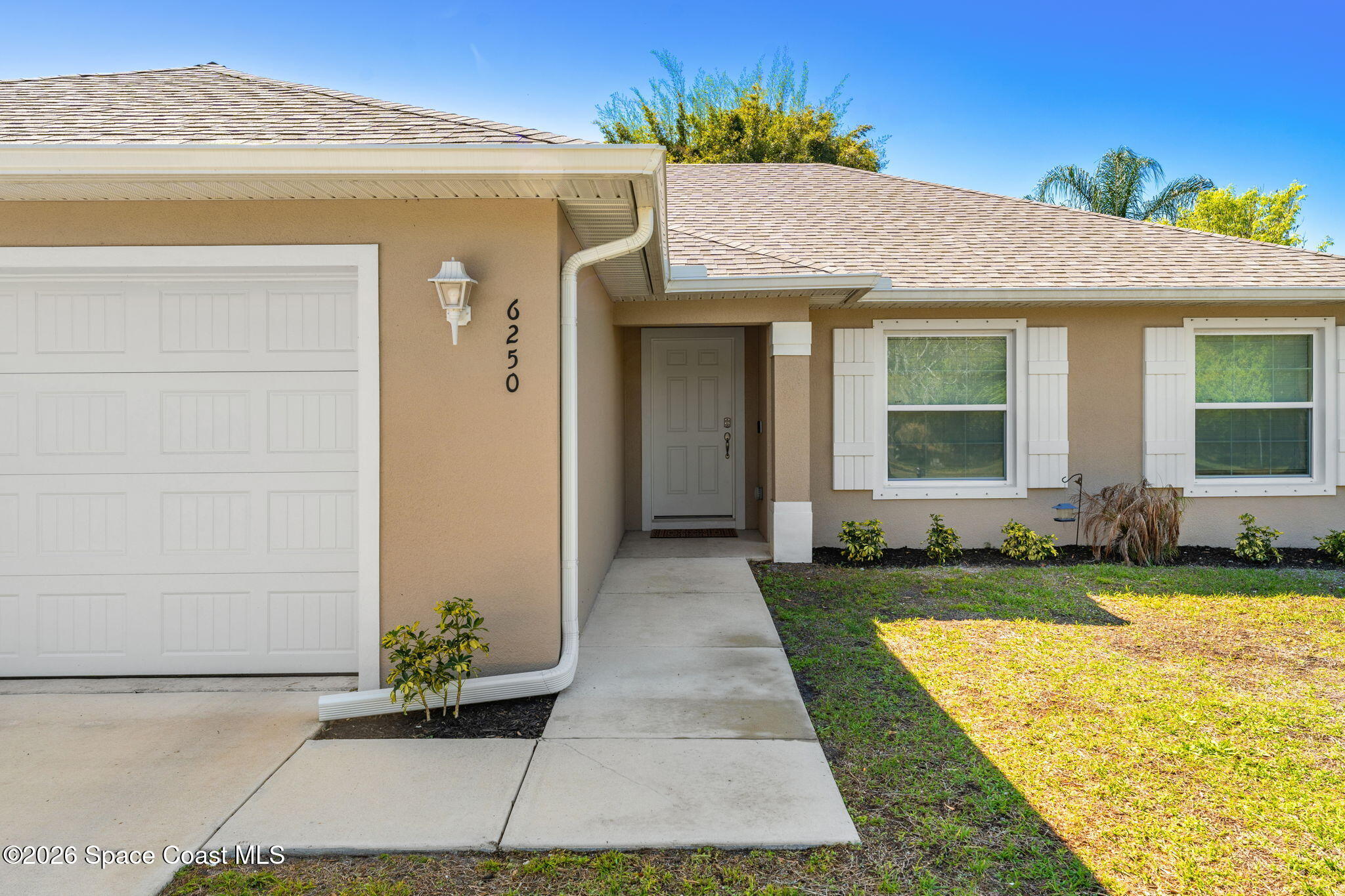 6250 Ainsworth Road Cocoa, FL 32927 - Photo 3 of 38 DSC03459