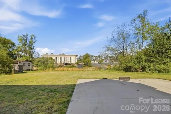 $2,100 | 19429 South Hill Street, Cornelius, NC 28031