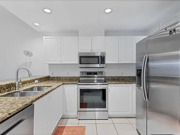 $4,200 | 3706 54th Drive West, Unit 103, Bradenton, FL 34210