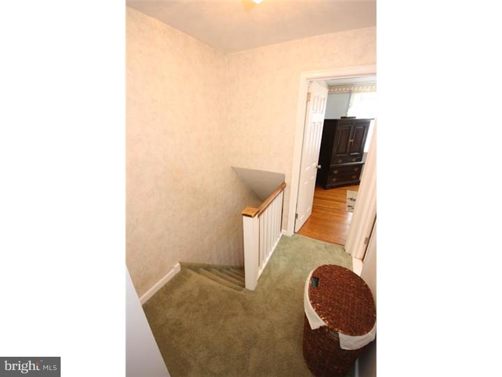 3348 Decatur Street Philadelphia, PA 19136 - Photo 12 of 25 Hallway