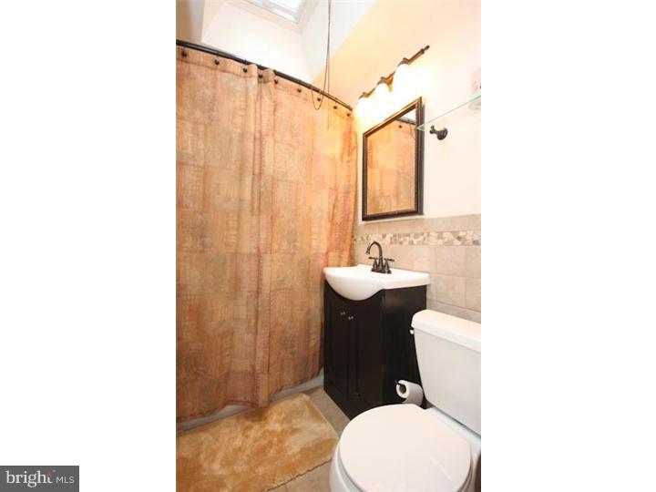 3348 Decatur Street Philadelphia, PA 19136 - Photo 19 of 25 Bathroom