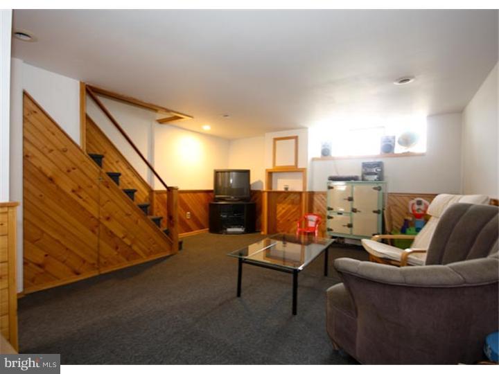 3348 Decatur Street Philadelphia, PA 19136 - Photo 20 of 25 Family Room