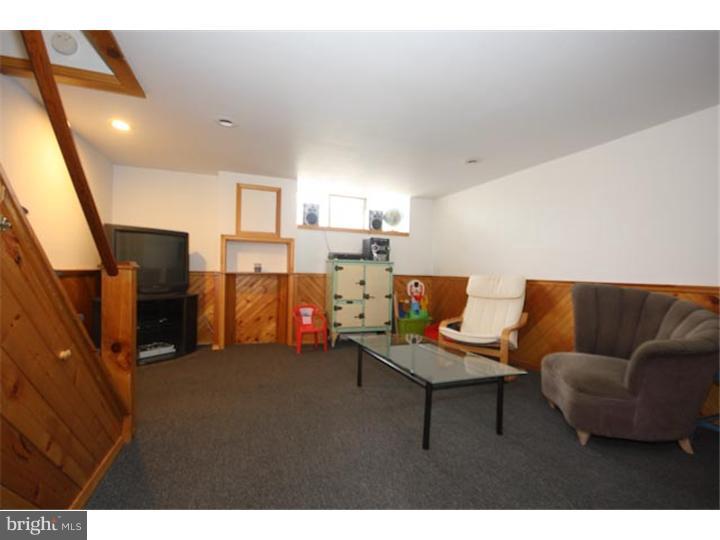 3348 Decatur Street Philadelphia, PA 19136 - Photo 21 of 25 Family Room