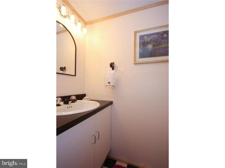 3348 Decatur Street Philadelphia, PA 19136 - Photo 23 of 25 Half Bath