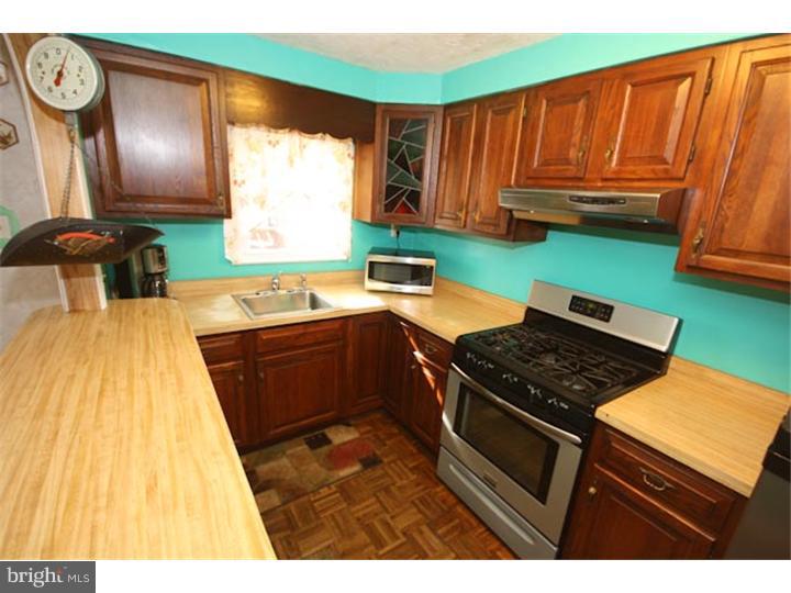 3348 Decatur Street Philadelphia, PA 19136 - Photo 8 of 25 Kitchen