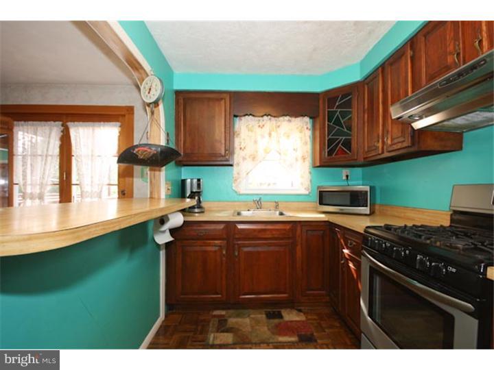 3348 Decatur Street Philadelphia, PA 19136 - Photo 9 of 25 Kitchen