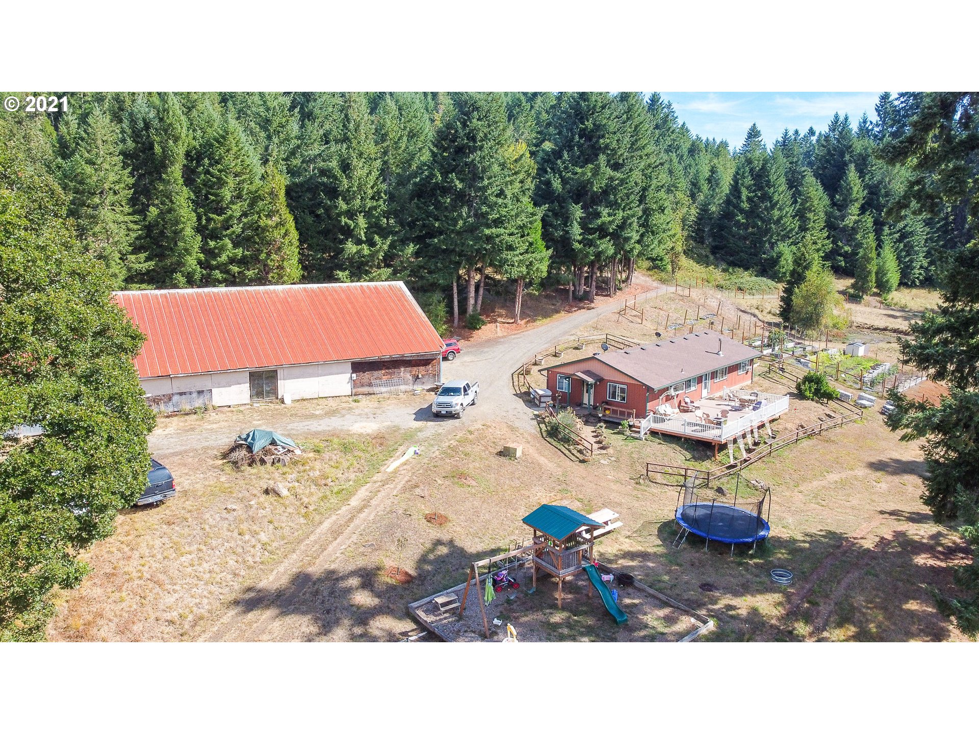 72010 London Road Cottage Grove, OR 97424 - Photo 22 of 31 a view of a backyard