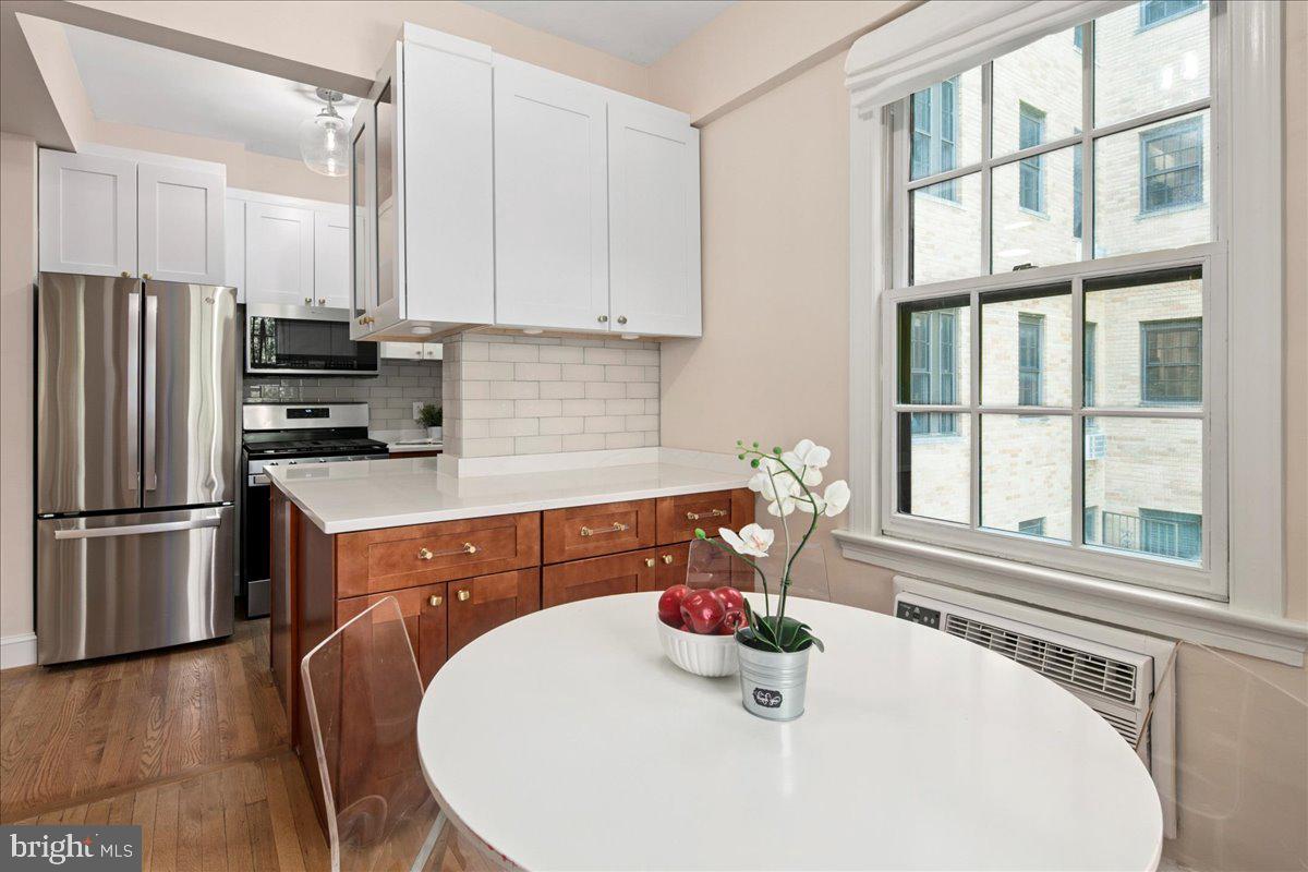 2032 Belmont Road Northwest, Unit 312 Washington, DC 20009 - Photo 27 of 40