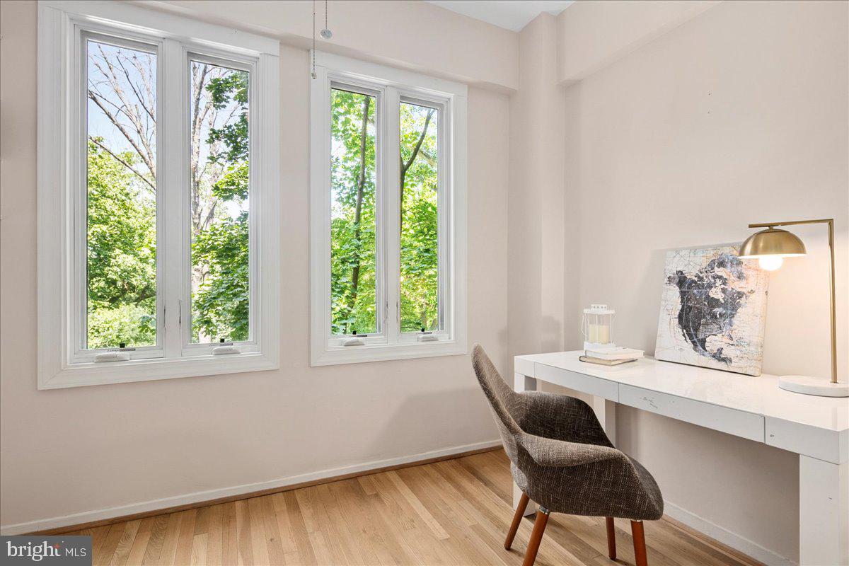 2032 Belmont Road Northwest, Unit 312 Washington, DC 20009 - Photo 29 of 40