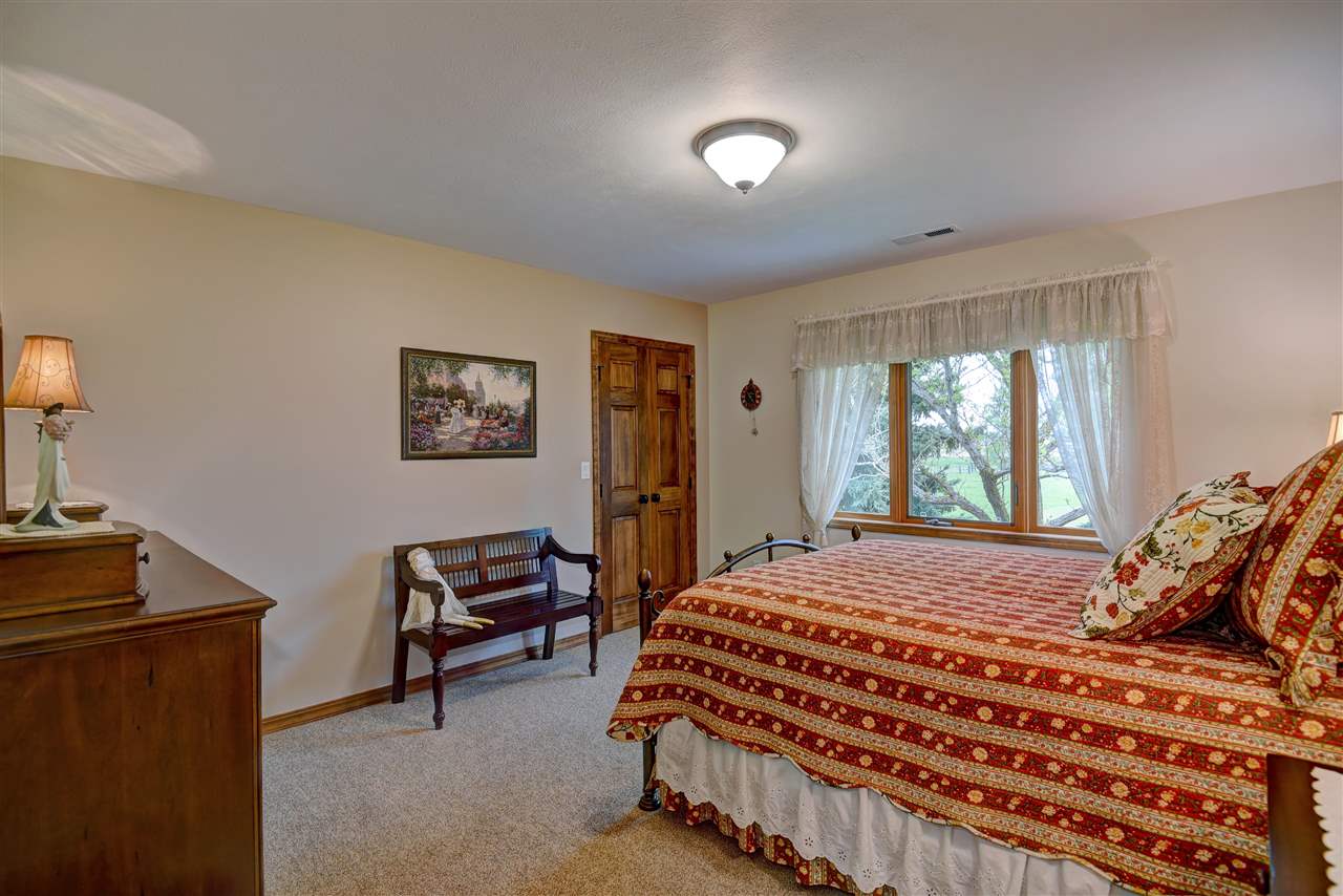 37526 North Grove Road Deer Park, WA 99006 - Photo 12 of 20 Gallery Image 12