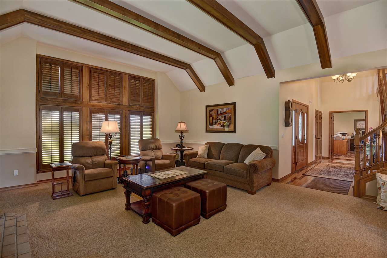 37526 North Grove Road Deer Park, WA 99006 - Photo 4 of 20 Gallery Image 4