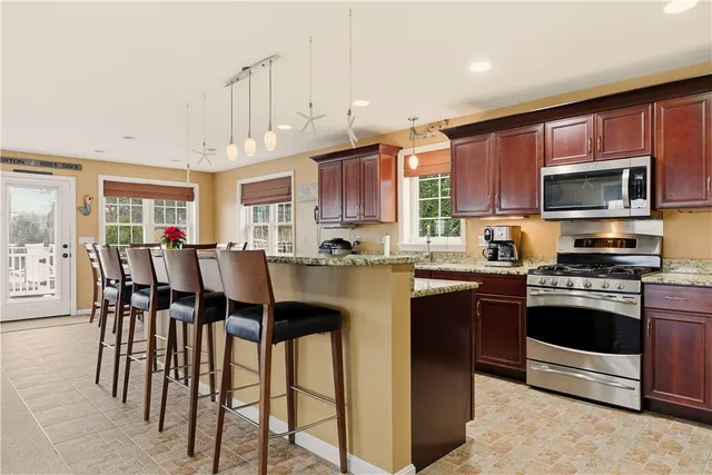 $899,900 | 42 Lewis Street, Tiverton, RI 02878