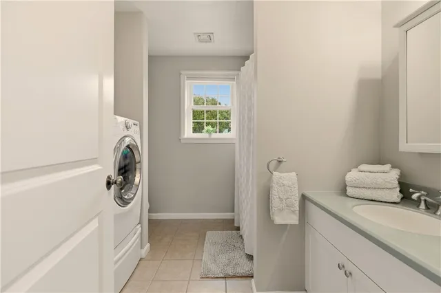 $899,900 | 42 Lewis Street, Tiverton, RI 02878