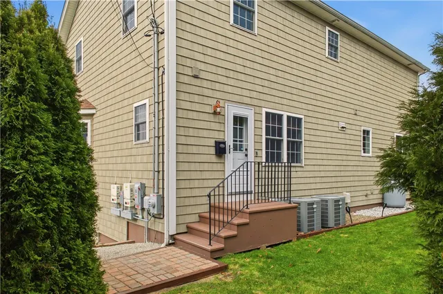$899,900 | 42 Lewis Street, Tiverton, RI 02878
