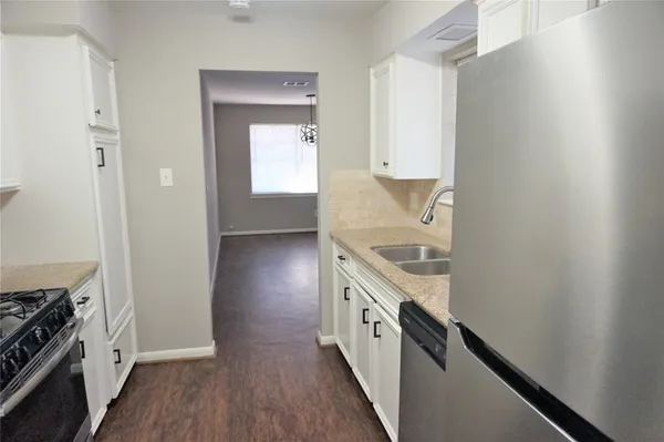 $1,800 | 2727 Tinechester Drive, Kingwood, TX 77339