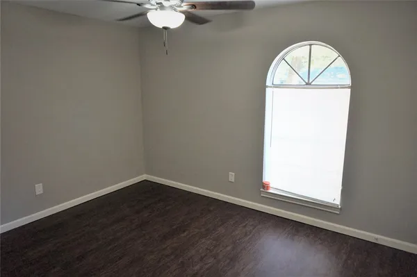 $1,800 | 2727 Tinechester Drive, Kingwood, TX 77339
