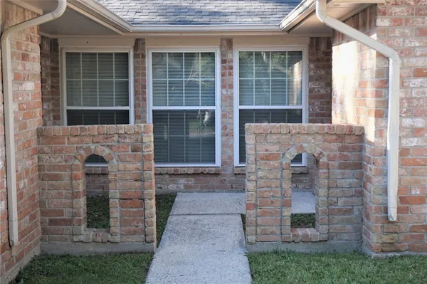 $1,800 | 2727 Tinechester Drive, Kingwood, TX 77339
