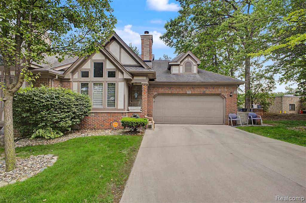 816 North Beech Daly Road Dearborn Heights, MI 48127 - Photo 3 of 47