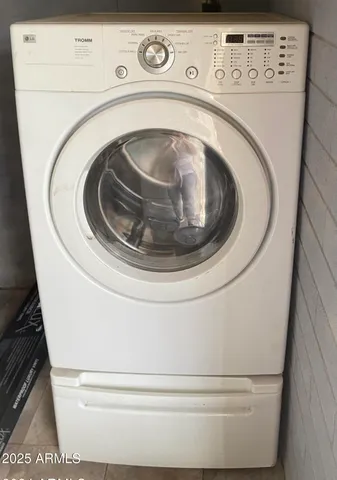 a close up view of washer and dryer