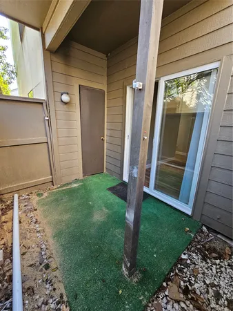 $1,250 | 10047 Westpark Drive, Unit 89, Houston, TX 77042