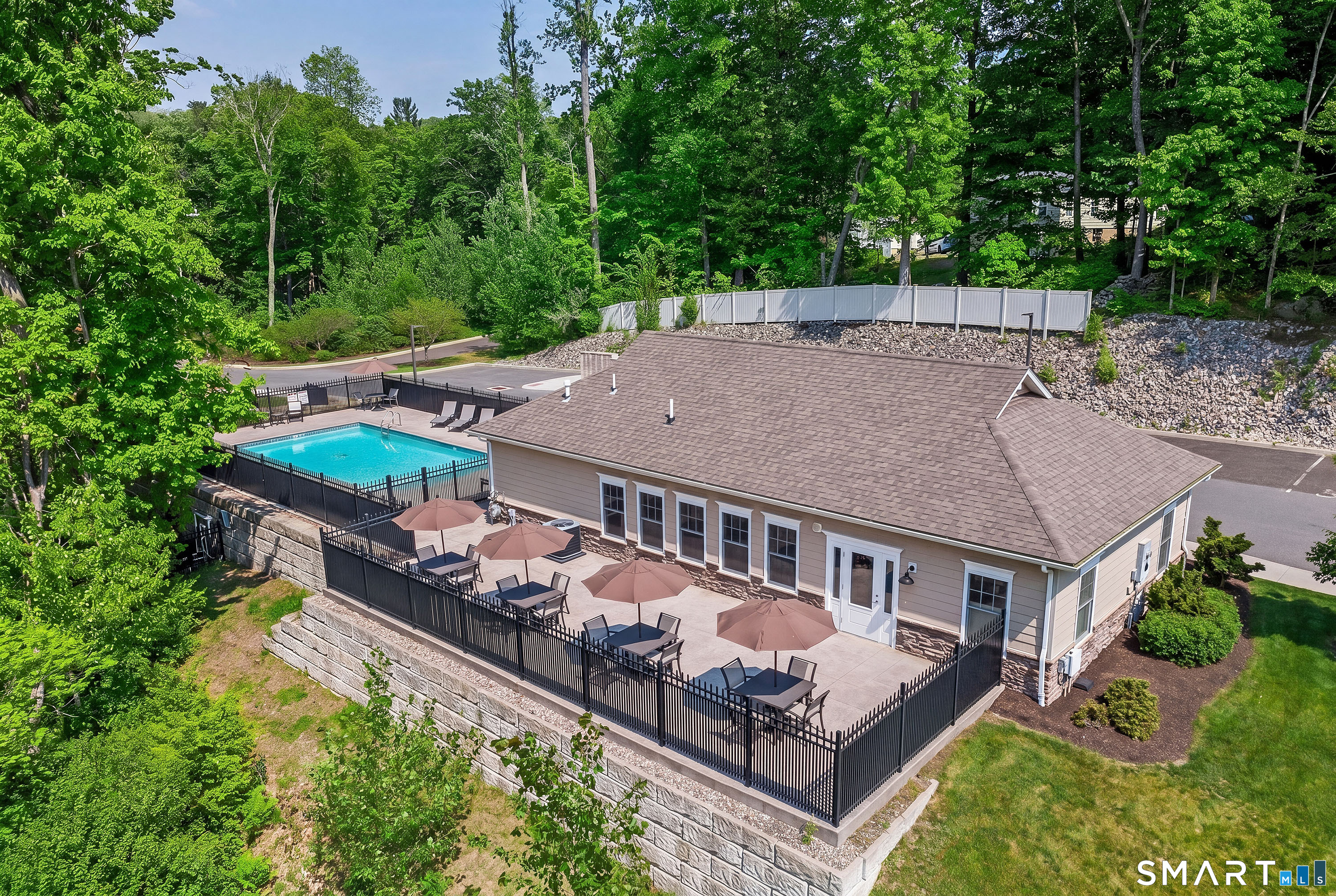 9 Covered Bridge Road Newtown, CT 06470 - Photo 20 of 27