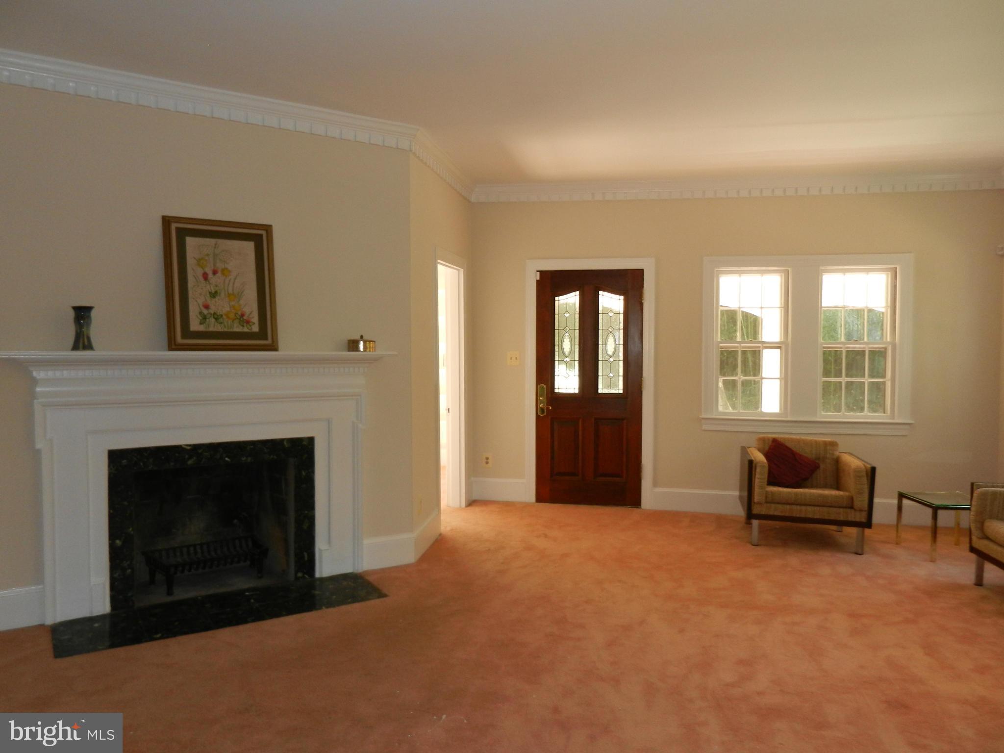 9934 Lawyers Road Vienna, VA 22181 - Photo 15 of 28 Living Room