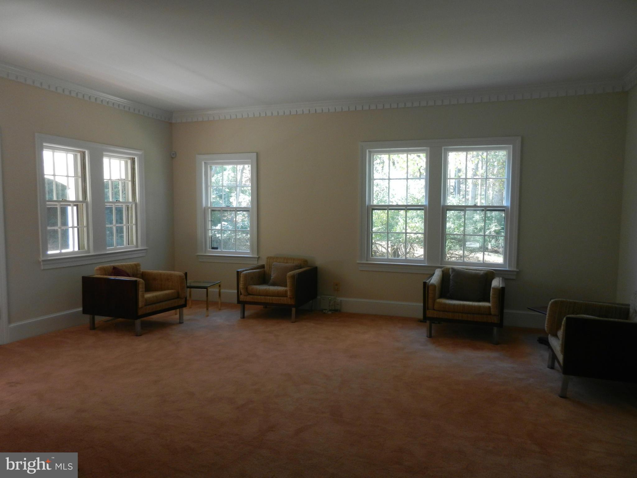 9934 Lawyers Road Vienna, VA 22181 - Photo 16 of 28 Living Room