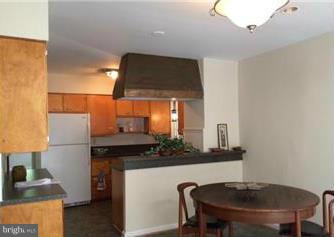 9934 Lawyers Road Vienna, VA 22181 - Photo 17 of 28 Kitchen