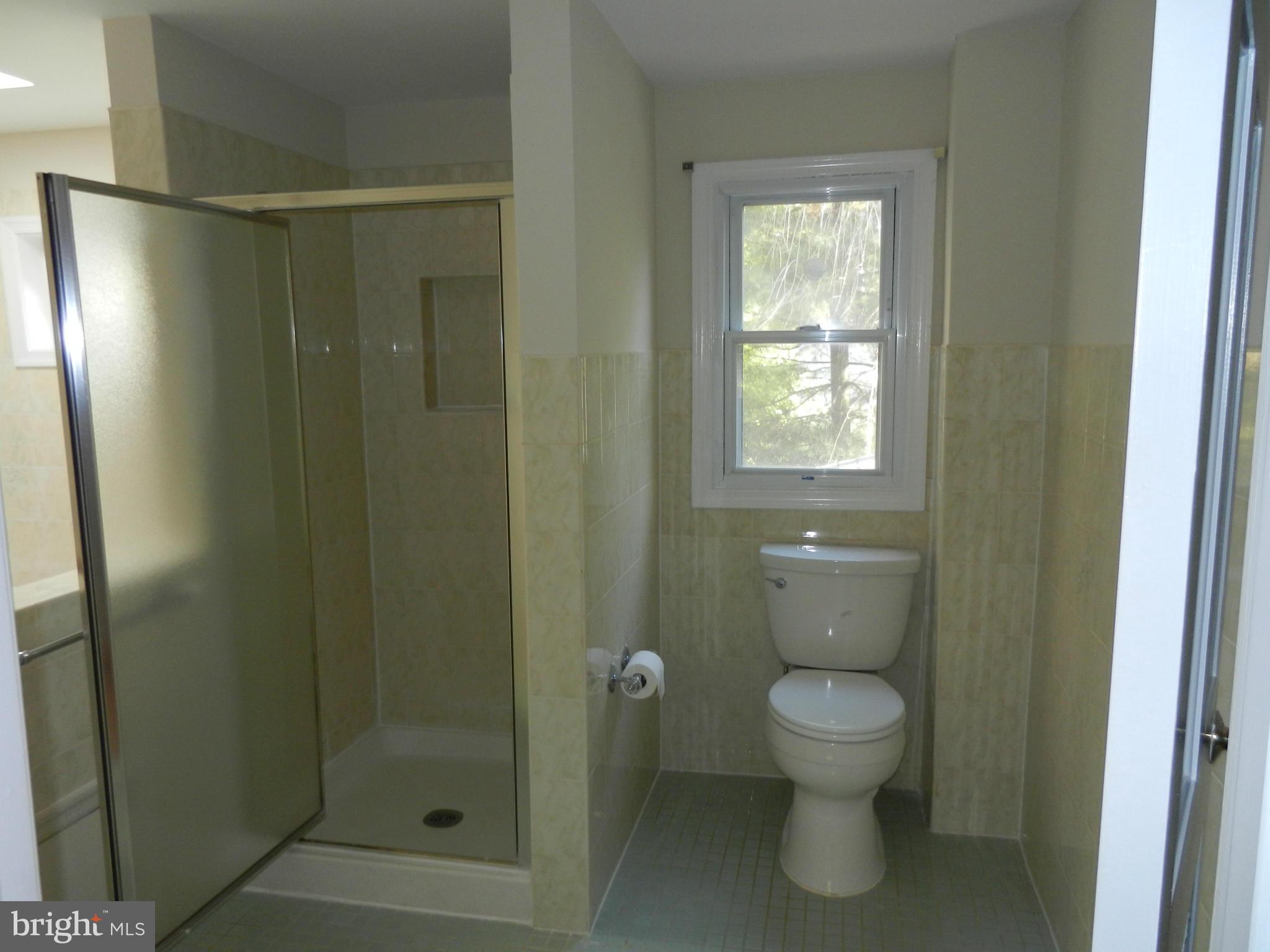9934 Lawyers Road Vienna, VA 22181 - Photo 26 of 28 Bath (Master)