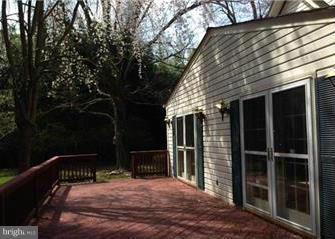 9934 Lawyers Road Vienna, VA 22181 - Photo 4 of 28 Exterior (Rear)
