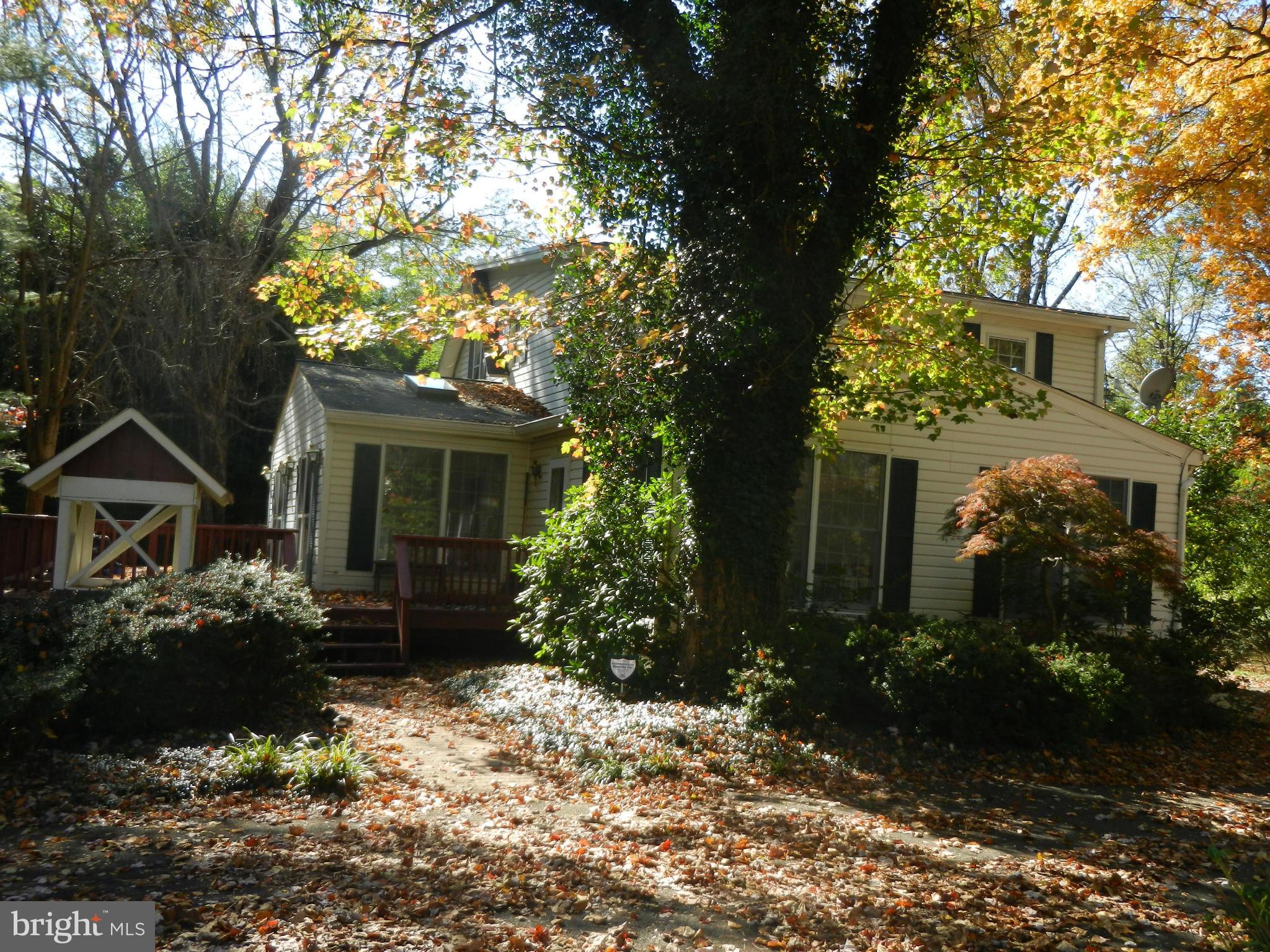 9934 Lawyers Road Vienna, VA 22181 - Photo 7 of 28 Exterior (General)