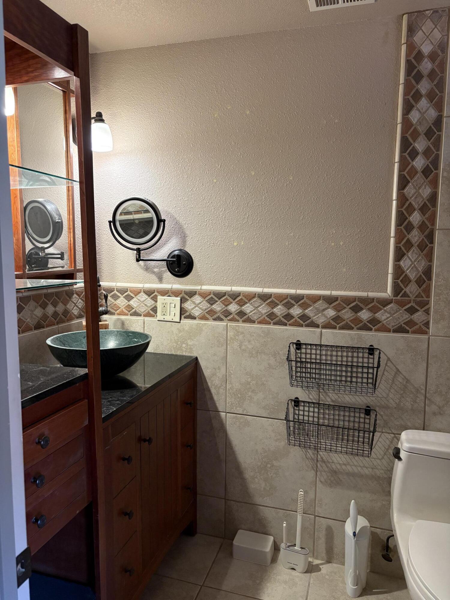 808 Vine Street Exeter, CA 93221 - Photo 19 of 27 Main Bath
