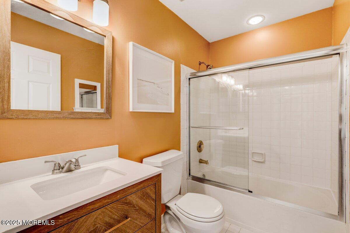 8 Culpeper Key Colts Neck, NJ 07722 - Photo 26 of 37 Bathroom 2 (3)