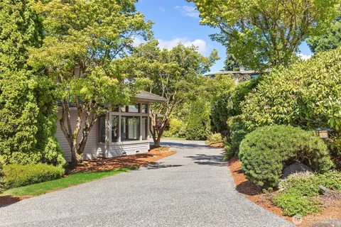 $4,435,000 | 9636 Northeast 30th Place, Clyde Hill, WA 98004