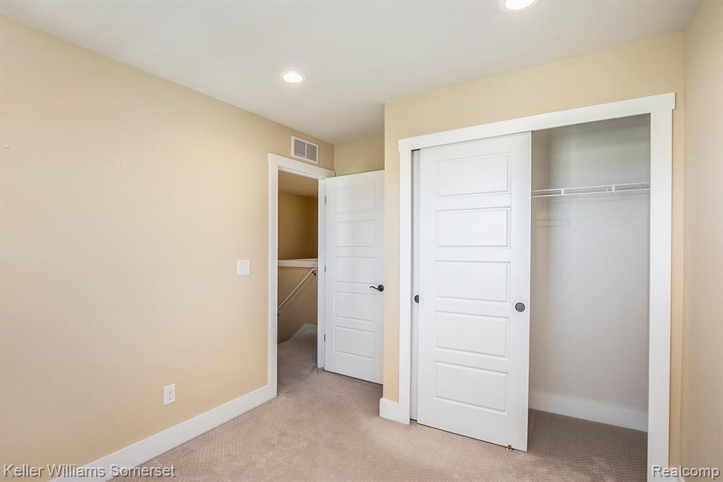 2841 Hartwick Drive Rochester Hills, MI 48307 - Photo 13 of 16