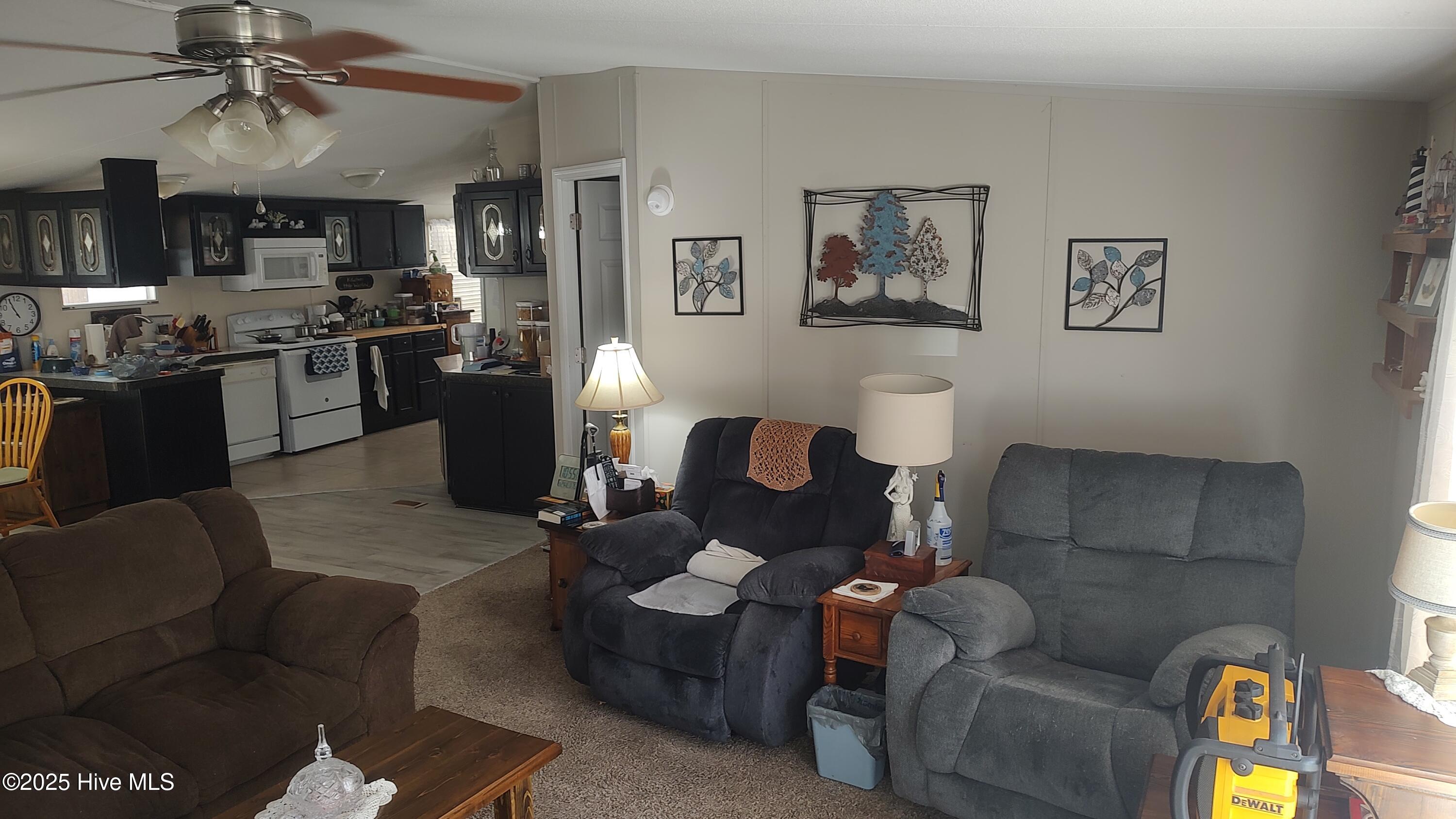 110 Quail Point Drive Hubert, NC 28539 - Photo 5 of 27 2025-09-24 10.55.58