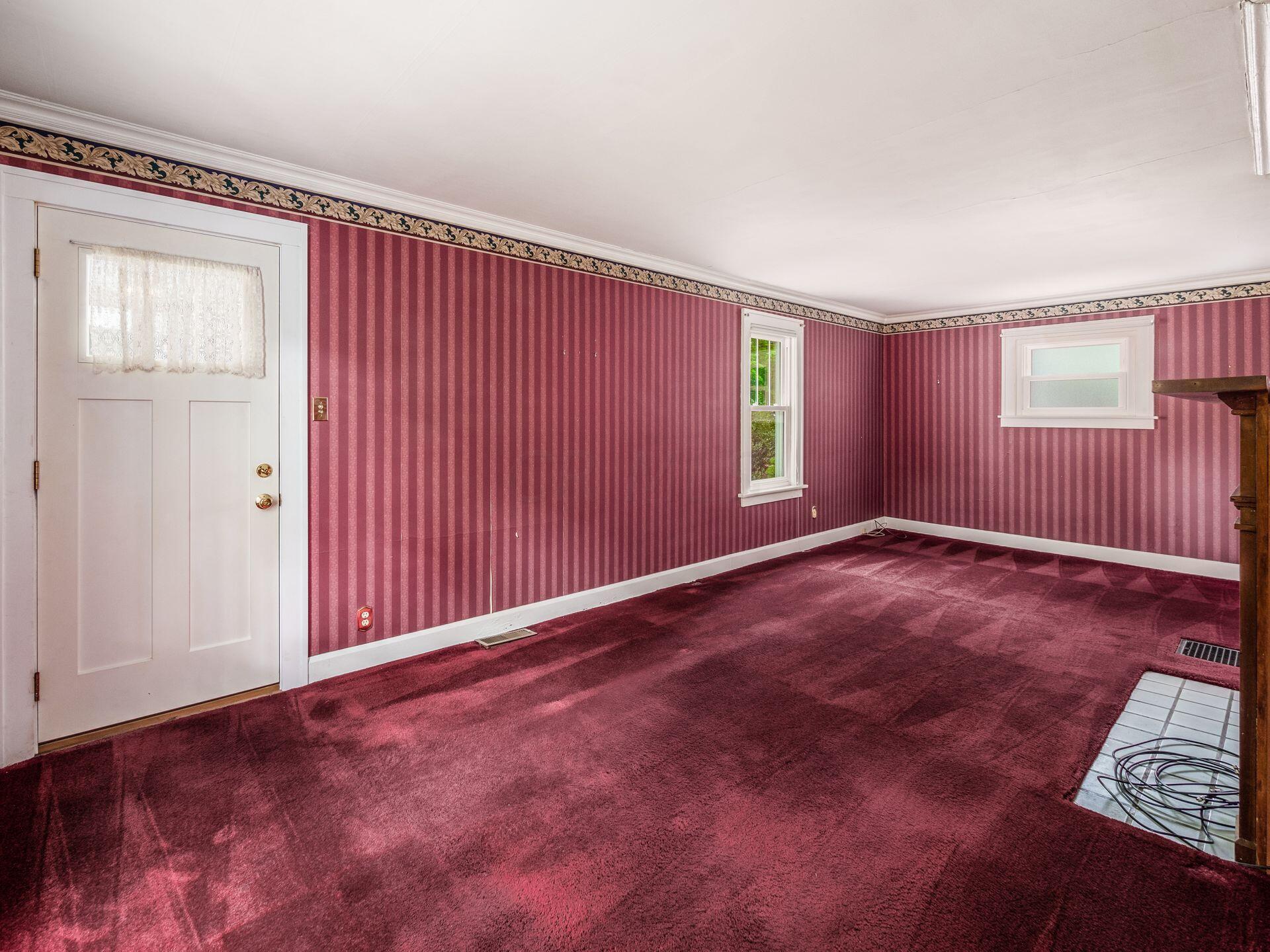 201 Piedmont Road Columbus, OH 43214 - Photo 7 of 28 Living Room