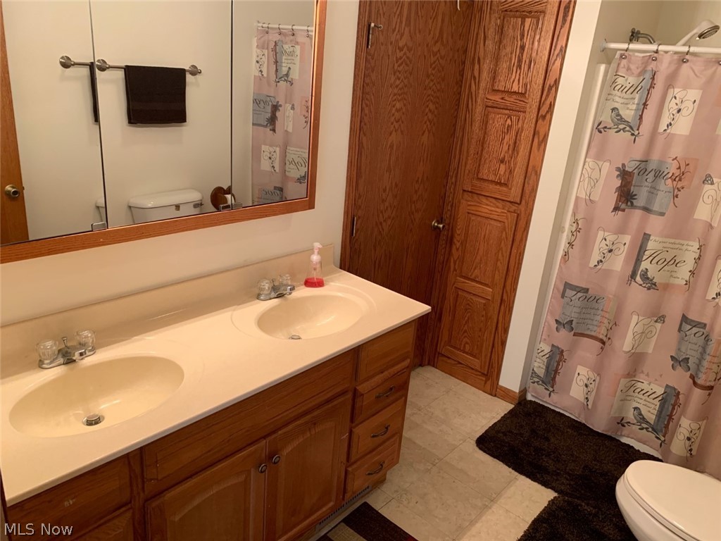 848 Stevens Road Waterford, OH 45786 - Photo 21 of 30 First Floor Bath with Entry to Master