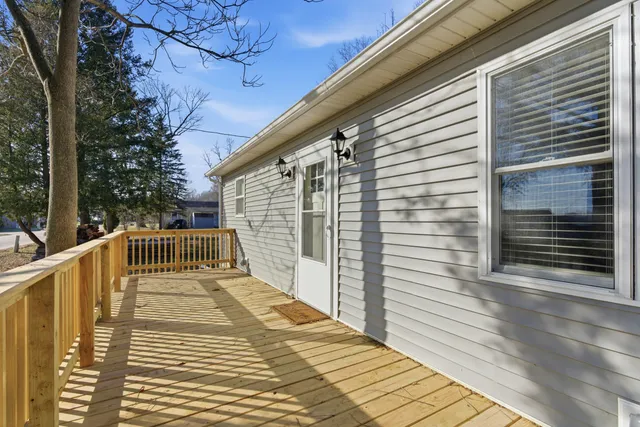 $229,900 | 1606 North Longshore Drive, Walkerton, IN 46574