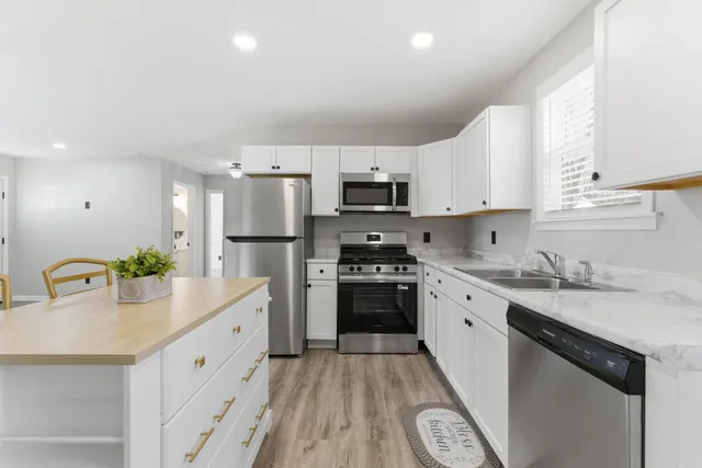 $229,900 | 1606 North Longshore Drive, Walkerton, IN 46574