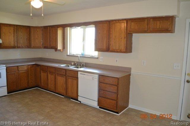 7751 Hemingway Road Howell, MI 48855 - Photo 14 of 25 Kitchen